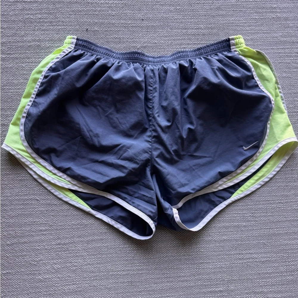 Nike XL Dri-Fit Tempo Running Shorts Gray Green White
*Brief-Lined Shorts - Picture 2 of 4